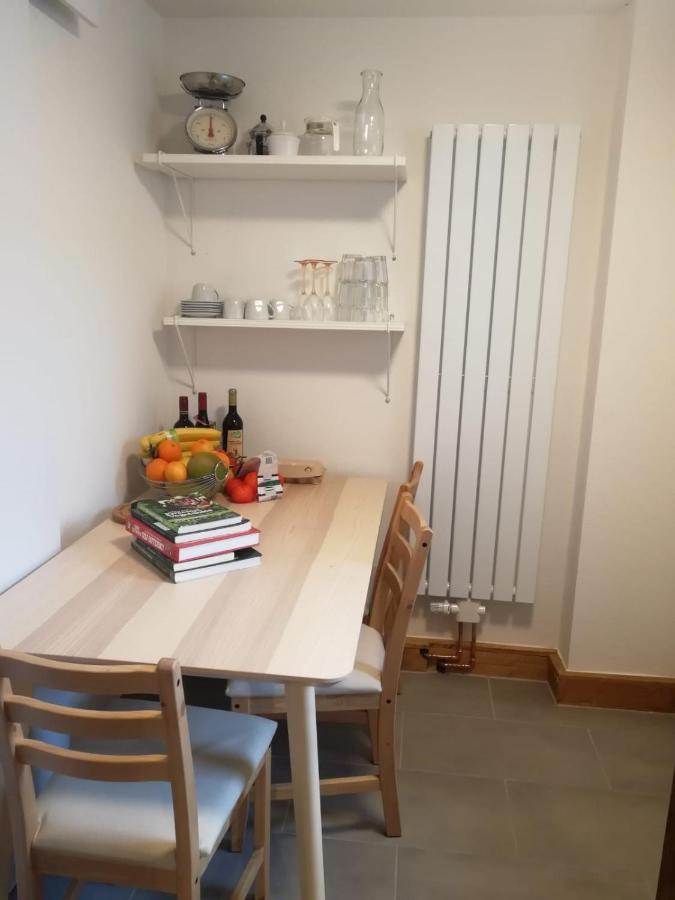 Kleine Galerie Apartment Fuer 3 Mit Kueche Kamin Netflix Parken Und Hofladen Steinhofel Luaran gambar