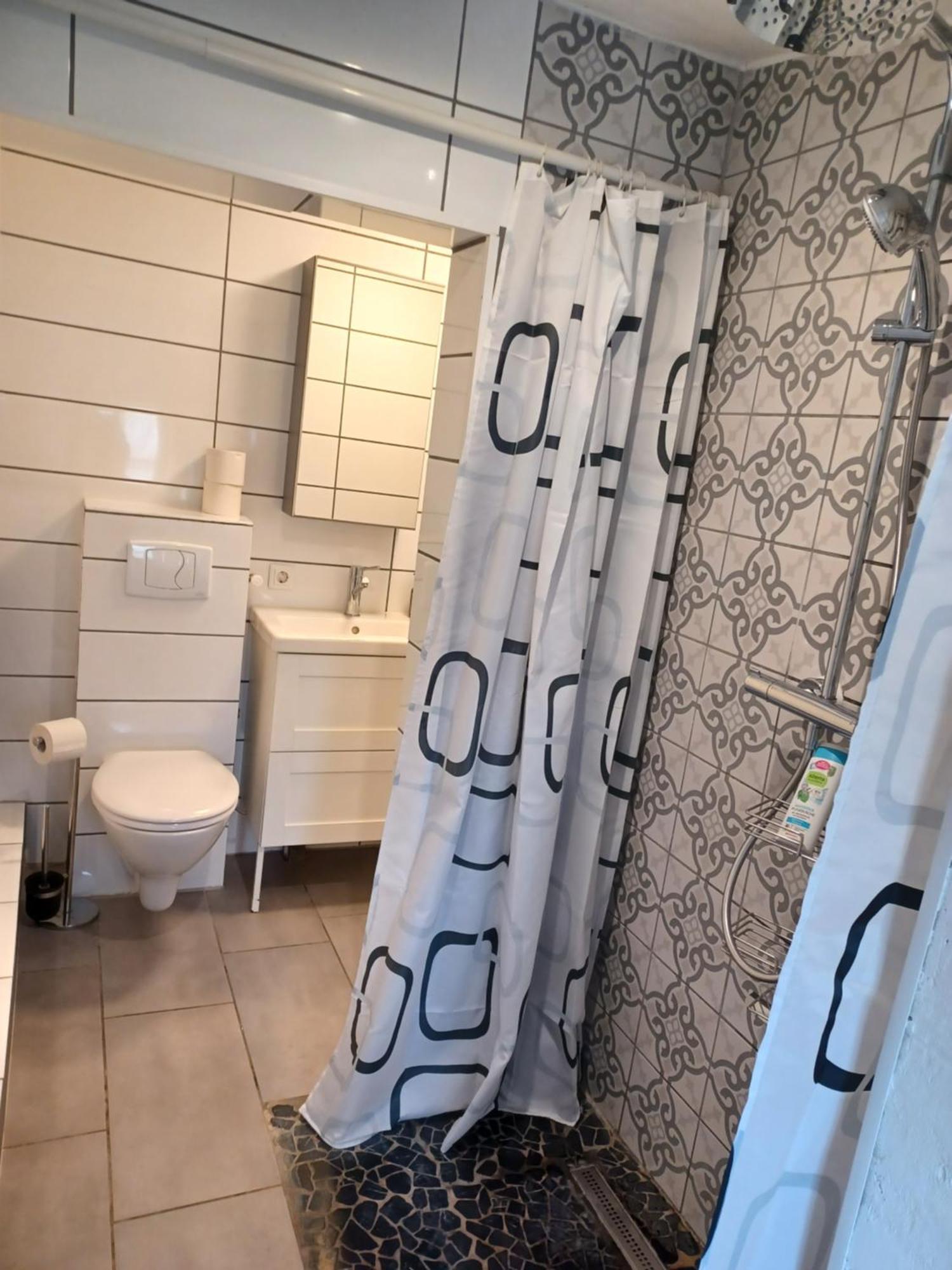 Kleine Galerie Apartment Fuer 3 Mit Kueche Kamin Netflix Parken Und Hofladen Steinhofel Luaran gambar